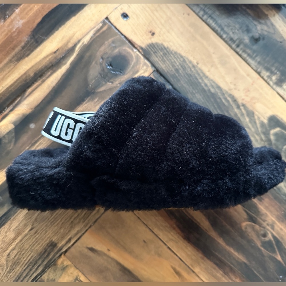 UGG Fluff Yeah Slide - Size 7 - Sheepskin slide slippers